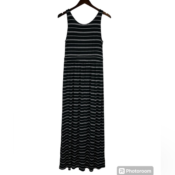 Athleta Women’s Classic Striped Sleeveless Maxi Dress Size Medium - Picture 3 of 9
